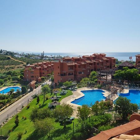 Sea View Penthouse Apartment With Hot Tub - Casa Bella Vista, Buenas Noches , Estepona Exteriör bild