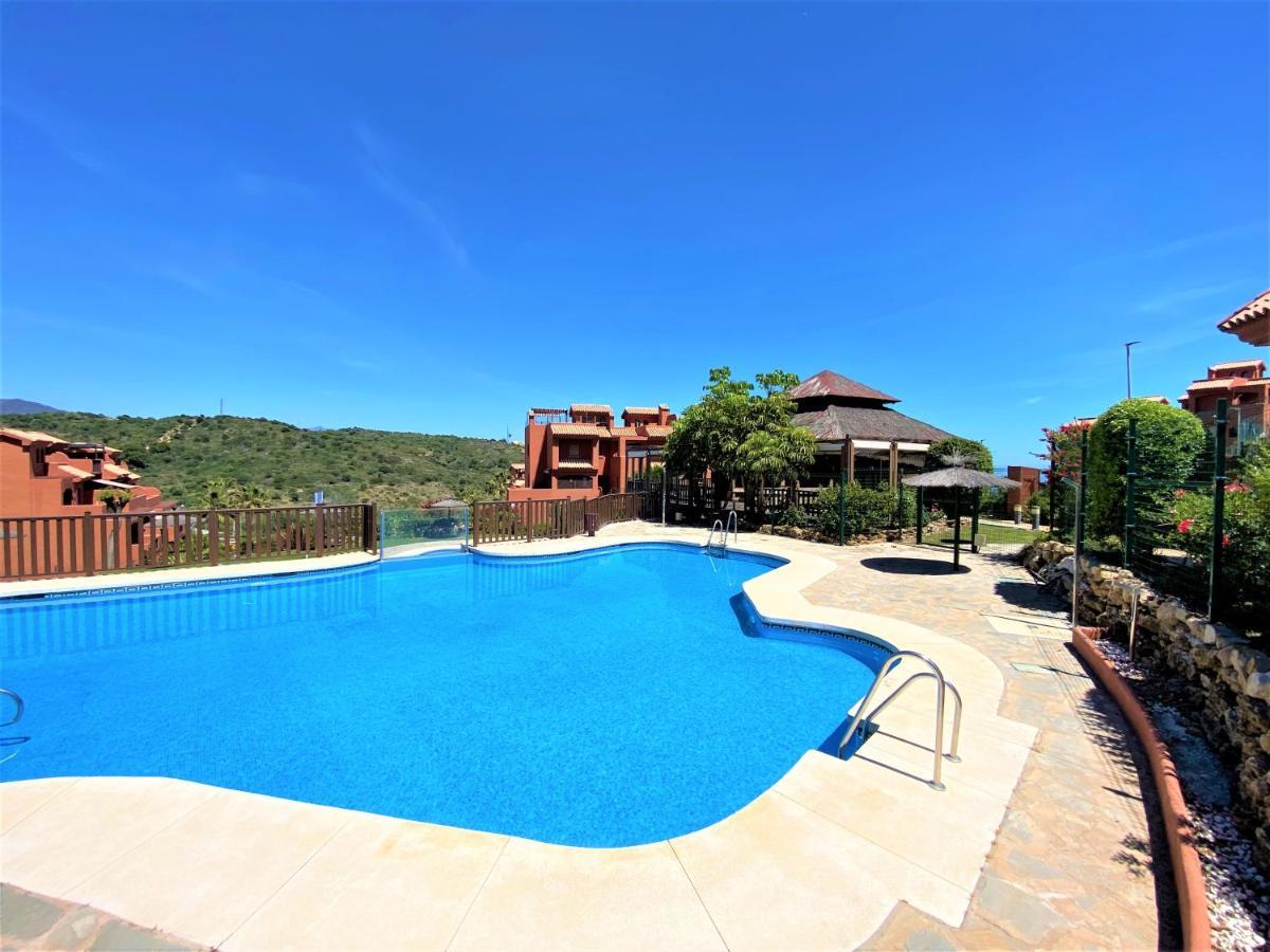 Sea View Penthouse Apartment With Hot Tub - Casa Bella Vista, Buenas Noches , Estepona Exteriör bild