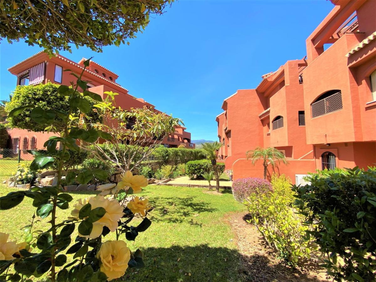 Sea View Penthouse Apartment With Hot Tub - Casa Bella Vista, Buenas Noches , Estepona Exteriör bild