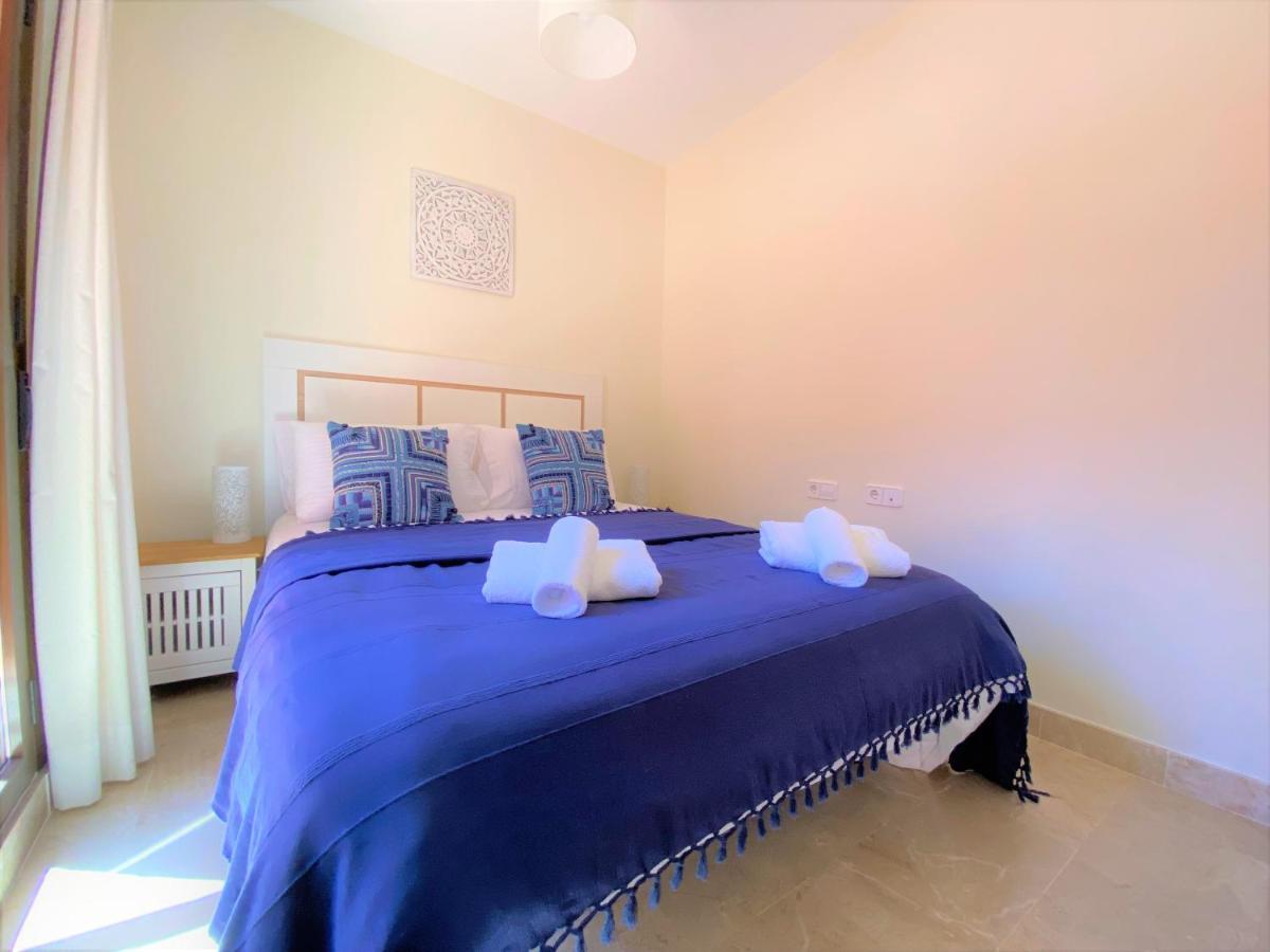 Sea View Penthouse Apartment With Hot Tub - Casa Bella Vista, Buenas Noches , Estepona Exteriör bild