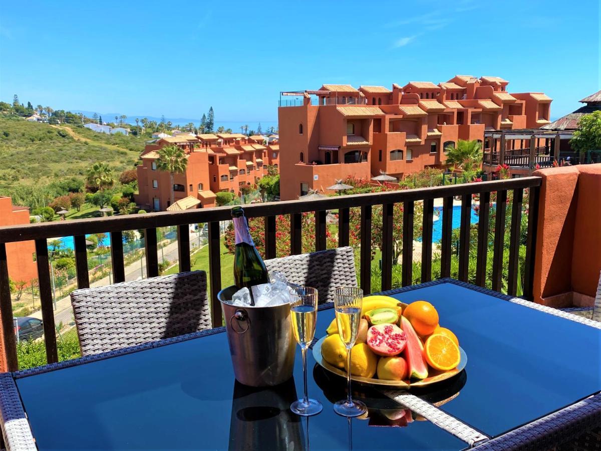 Sea View Penthouse Apartment With Hot Tub - Casa Bella Vista, Buenas Noches , Estepona Exteriör bild