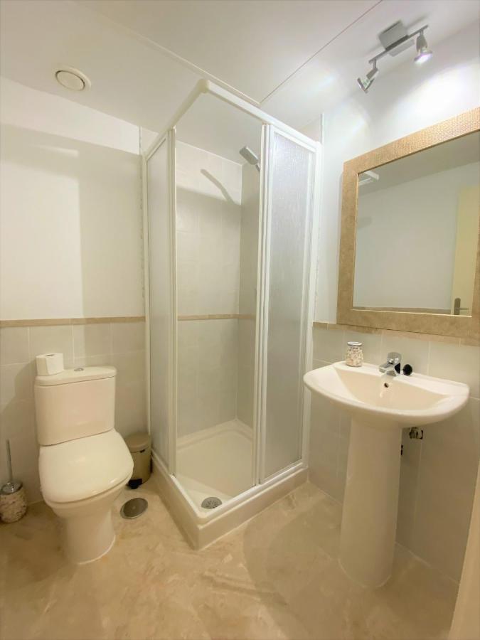 Sea View Penthouse Apartment With Hot Tub - Casa Bella Vista, Buenas Noches , Estepona Exteriör bild