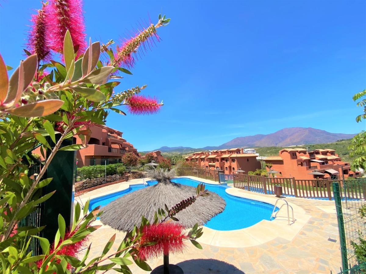 Sea View Penthouse Apartment With Hot Tub - Casa Bella Vista, Buenas Noches , Estepona Exteriör bild