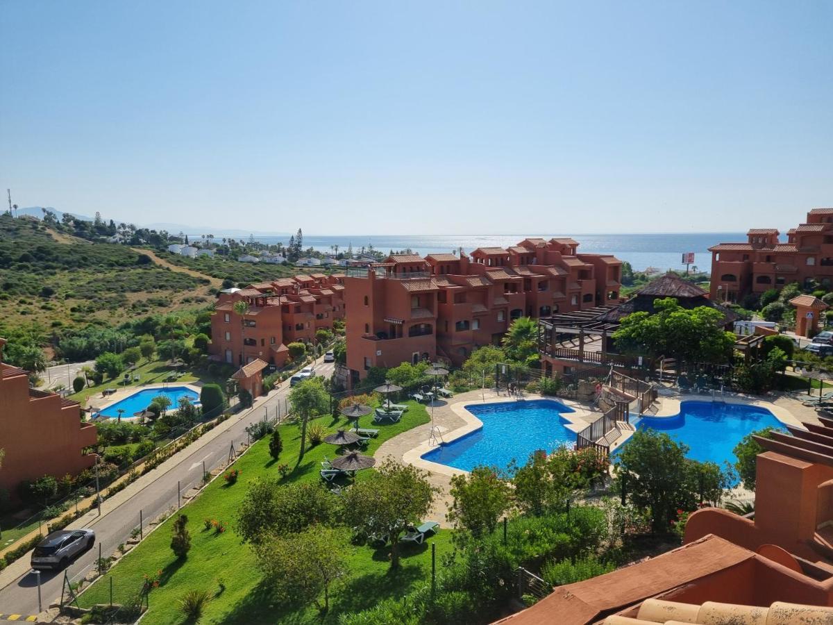 Sea View Penthouse Apartment With Hot Tub - Casa Bella Vista, Buenas Noches , Estepona Exteriör bild