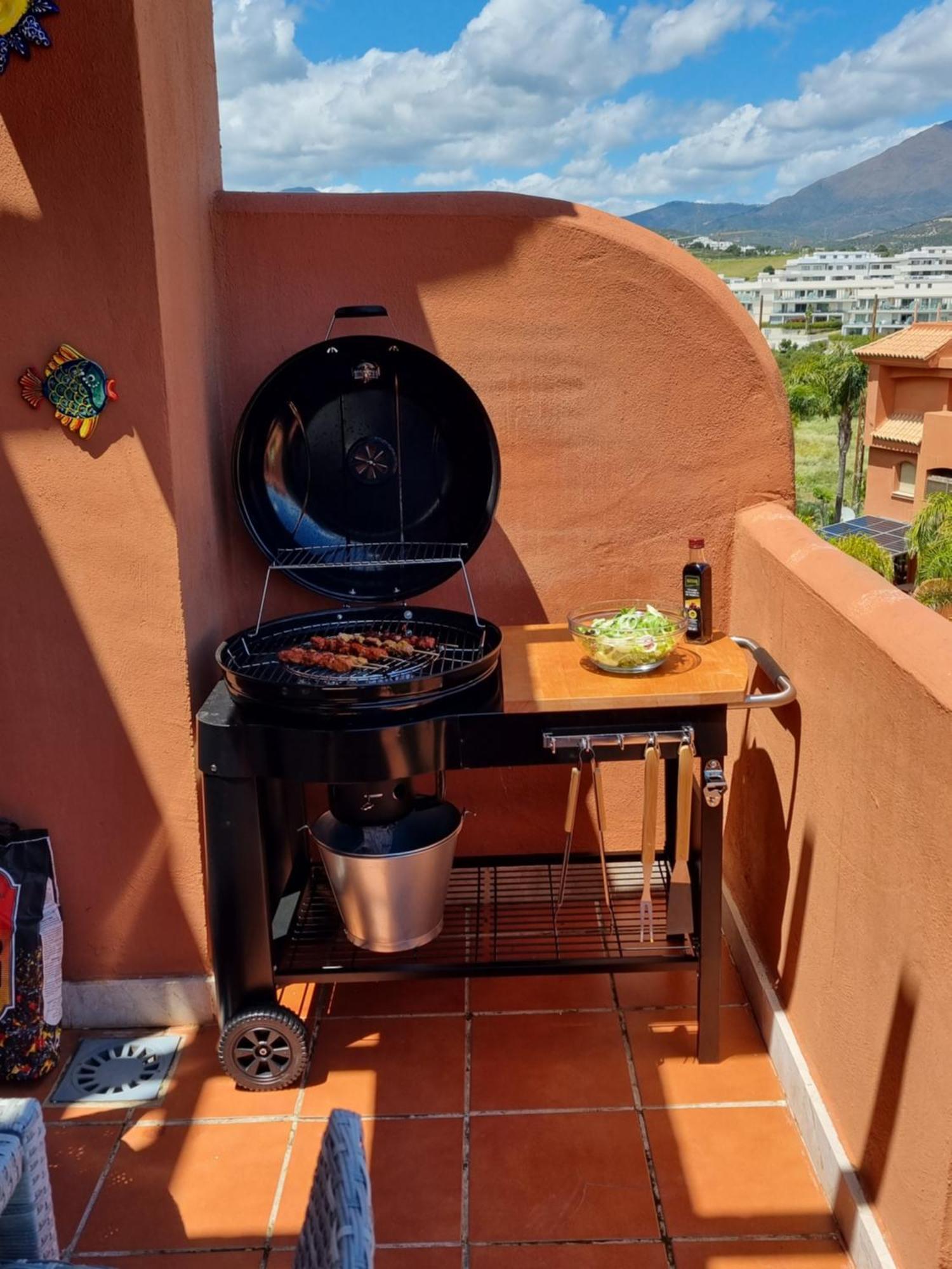 Sea View Penthouse Apartment With Hot Tub - Casa Bella Vista, Buenas Noches , Estepona Exteriör bild