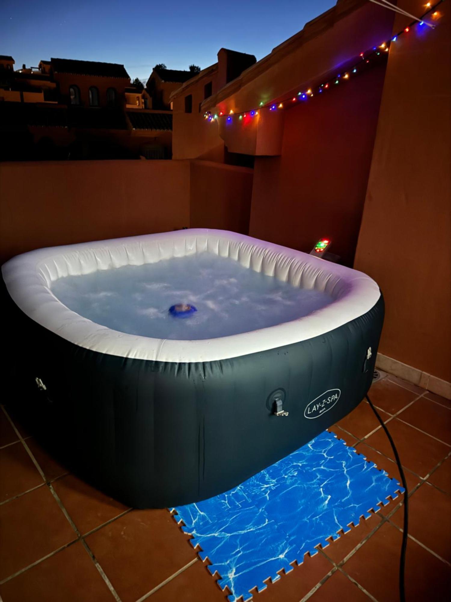 Sea View Penthouse Apartment With Hot Tub - Casa Bella Vista, Buenas Noches , Estepona Exteriör bild