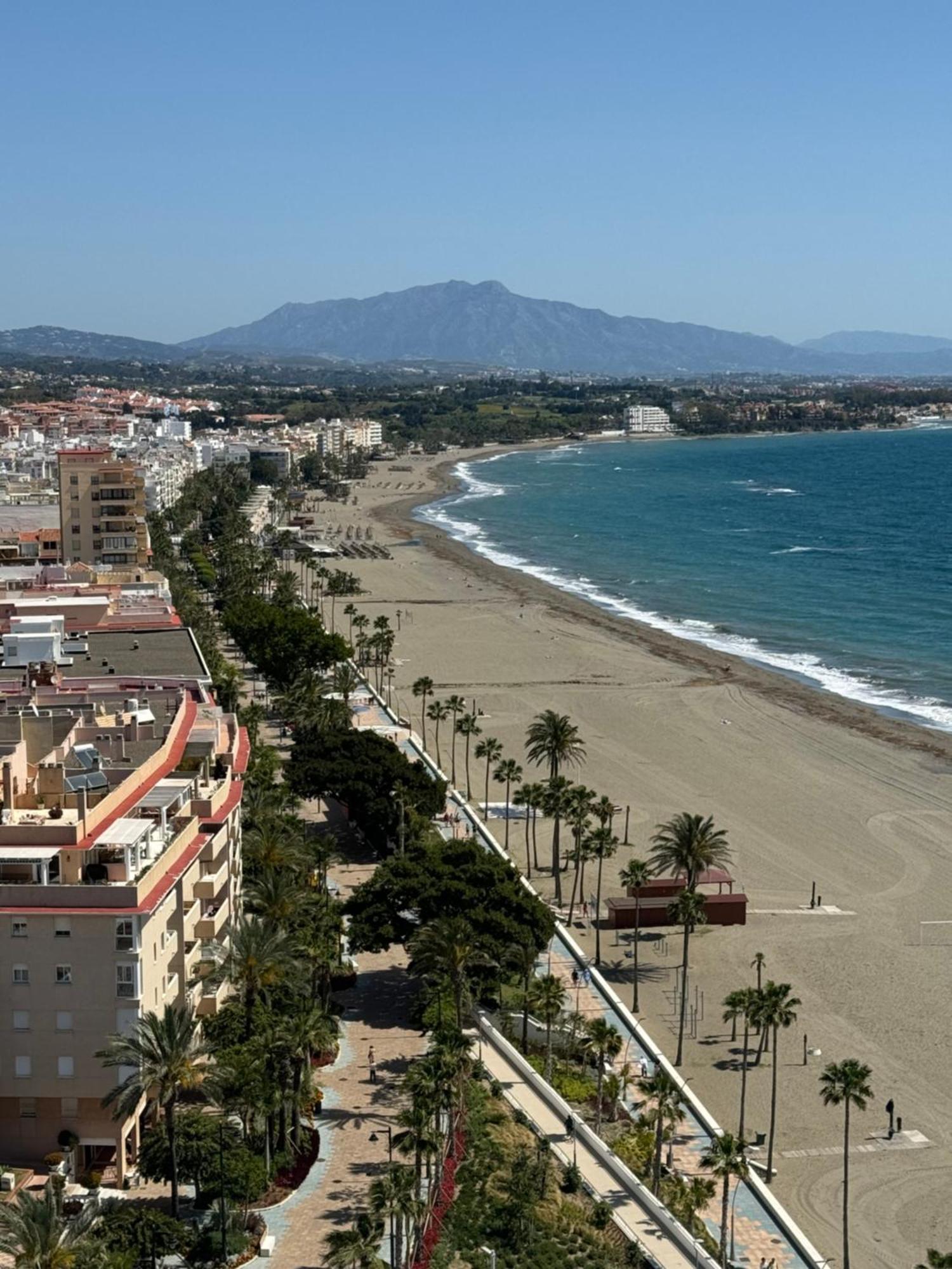 Sea View Penthouse Apartment With Hot Tub - Casa Bella Vista, Buenas Noches , Estepona Exteriör bild